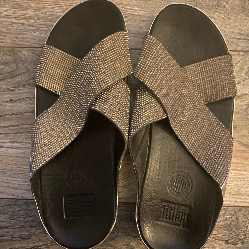Fitflop sparky silver slip ons